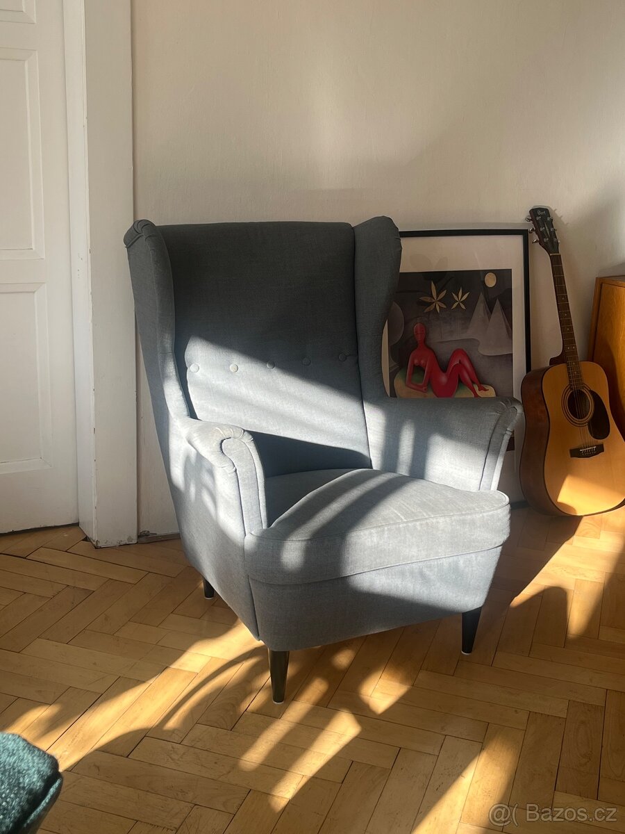 Šedivé křeslo ušák - 3