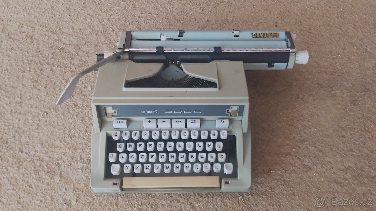 Prodám švýcarský starožitní psací stroj Hermes v kufríku - 3