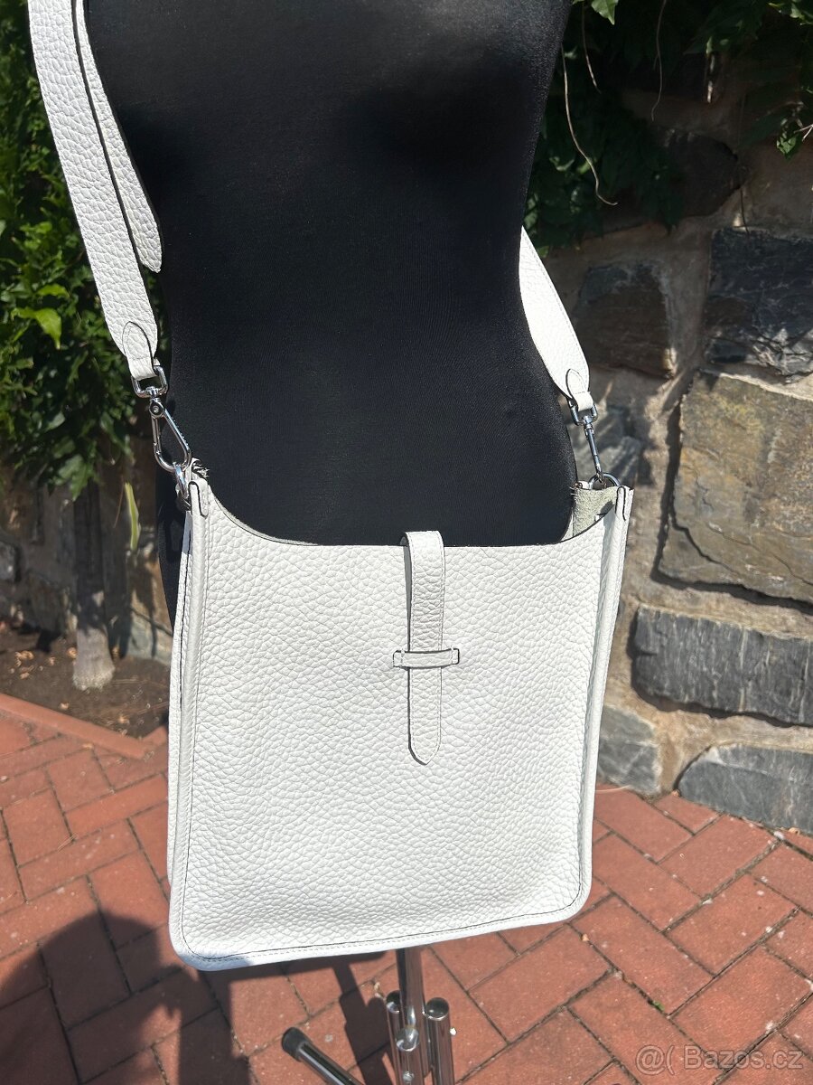 Coccinelle kabelká bílá PC 4.200,- - 3