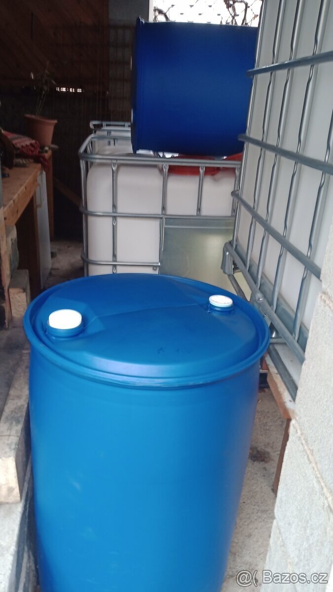 Plastové sudy 220l - 3
