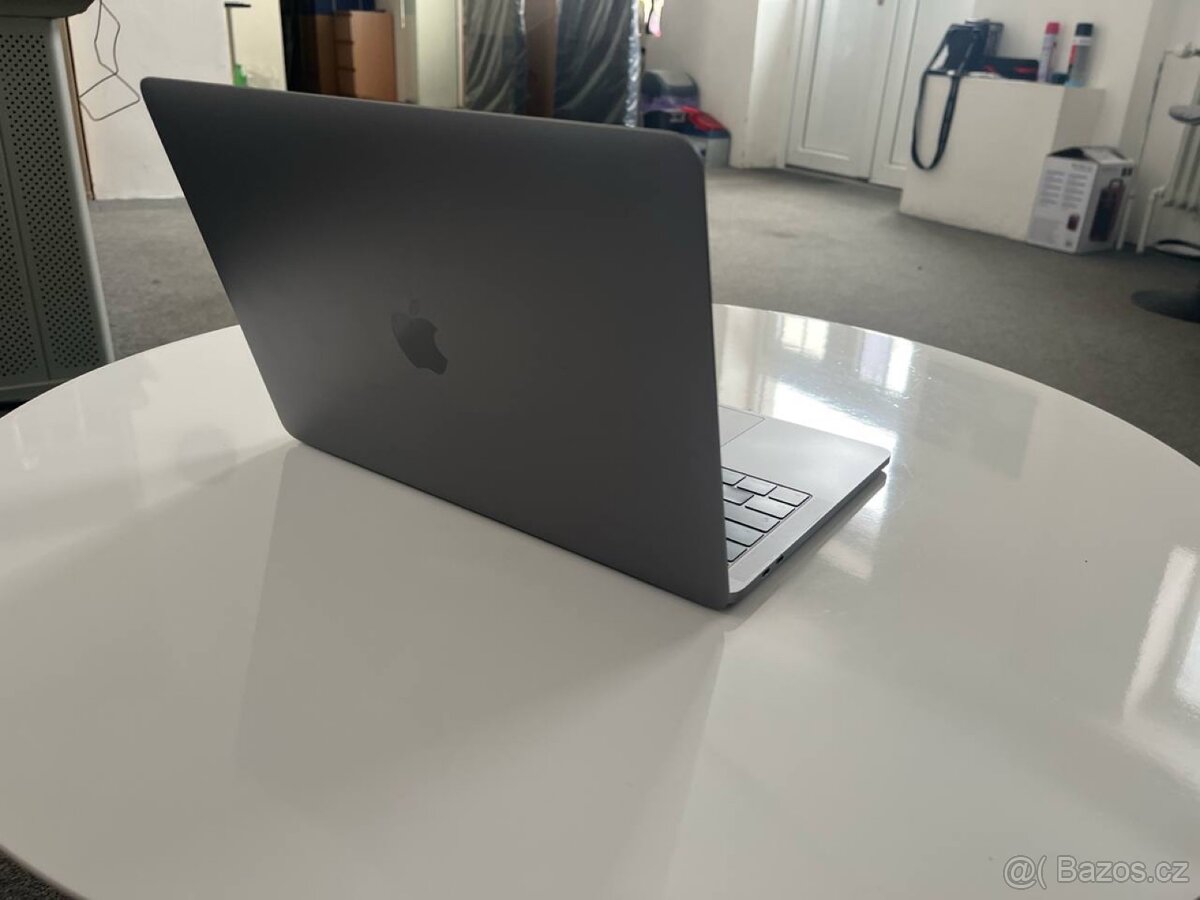 MacBook Pro 13 2017 16GB 256GB Záruka - 3