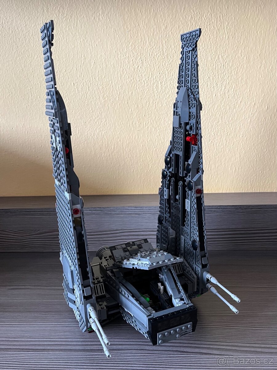 Lego Star Wars - Kylo Ren’s Command Shuttle (75104) - 3