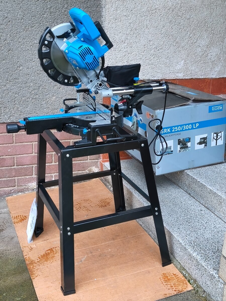 Prodám VĚTŠÍ NEPOUŽITOU pokosovou pilu s posuvem GÜDE GRK 25 - 3