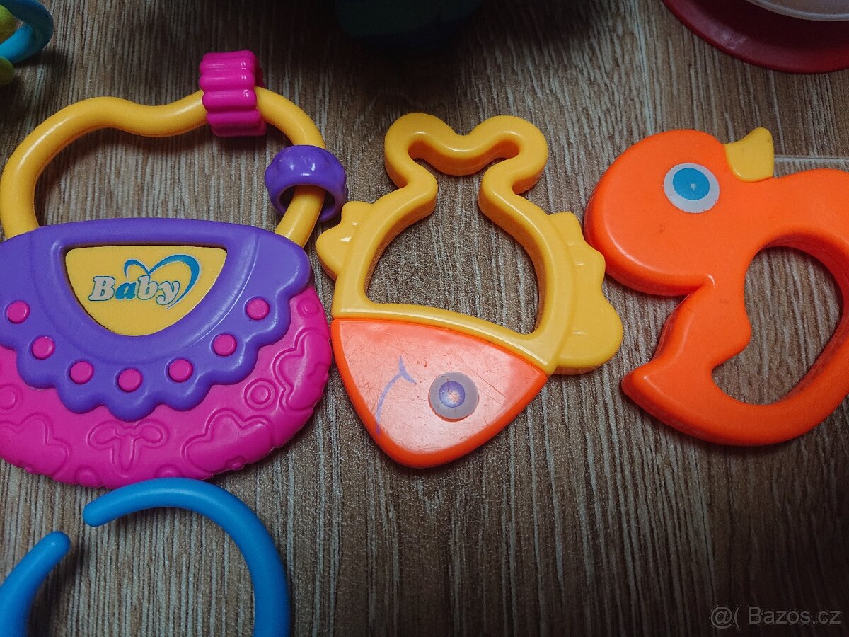 Sada 18 ks - hračky pro miminko /batole - 3