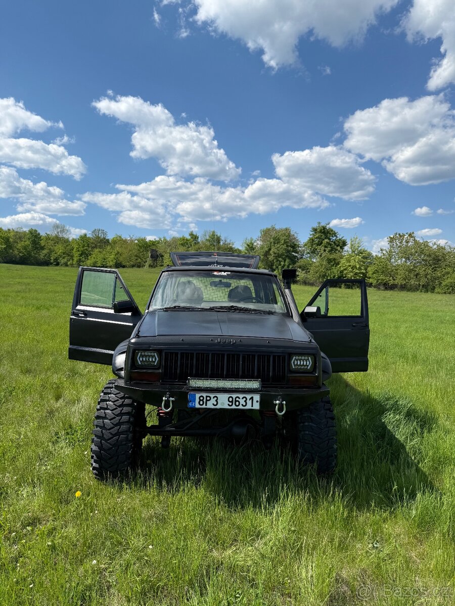 Jeep Xj 4.0 Patrol nápravy vše v TP
