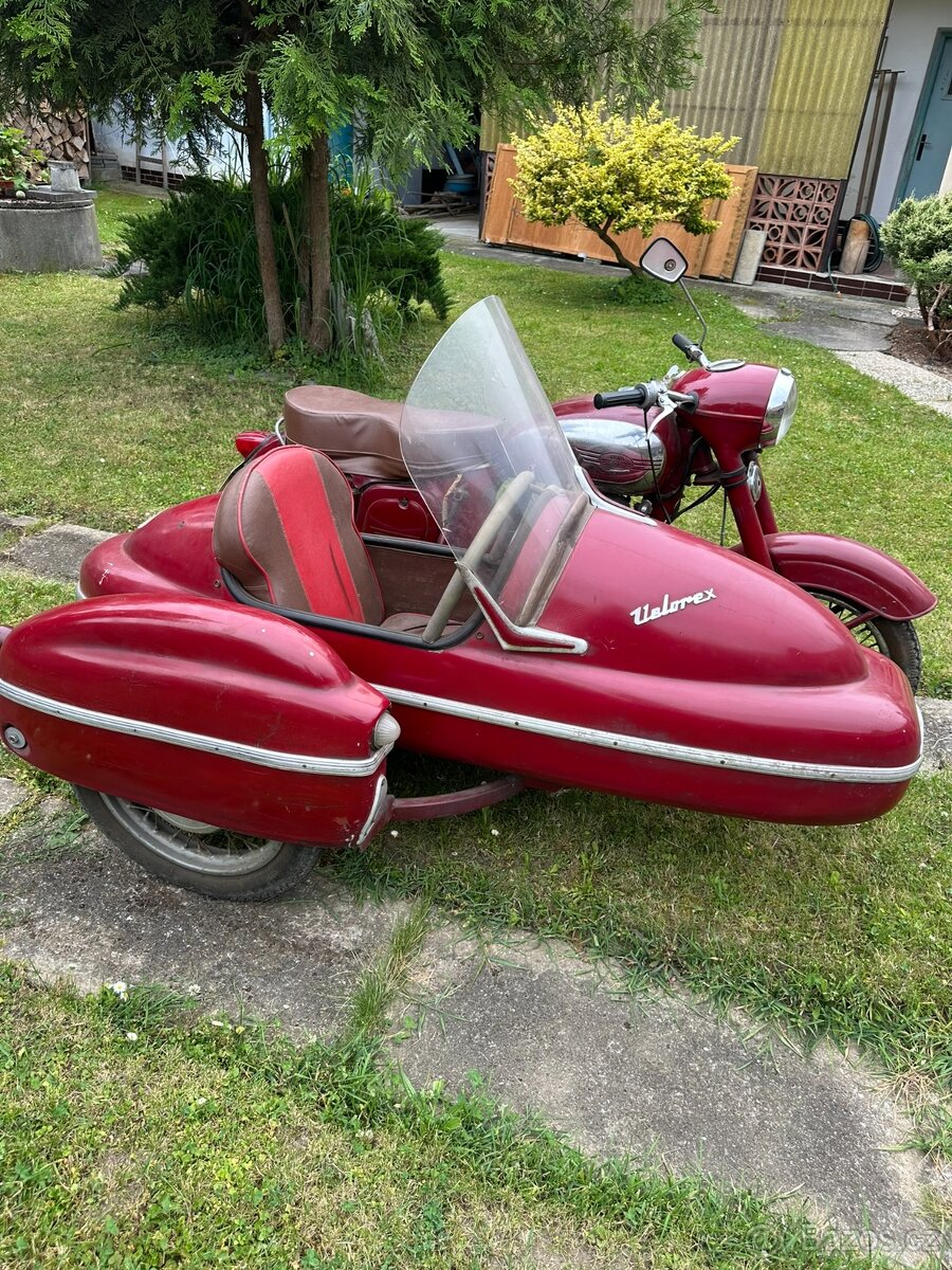 Jawa 250 Sidecar - 3