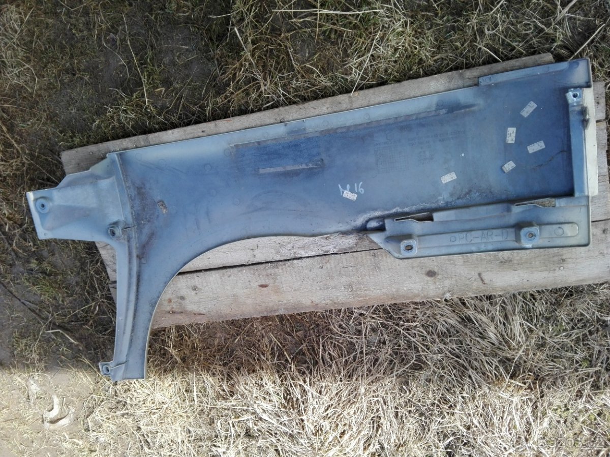 Citroen C8 pravý zadní blatník - 3