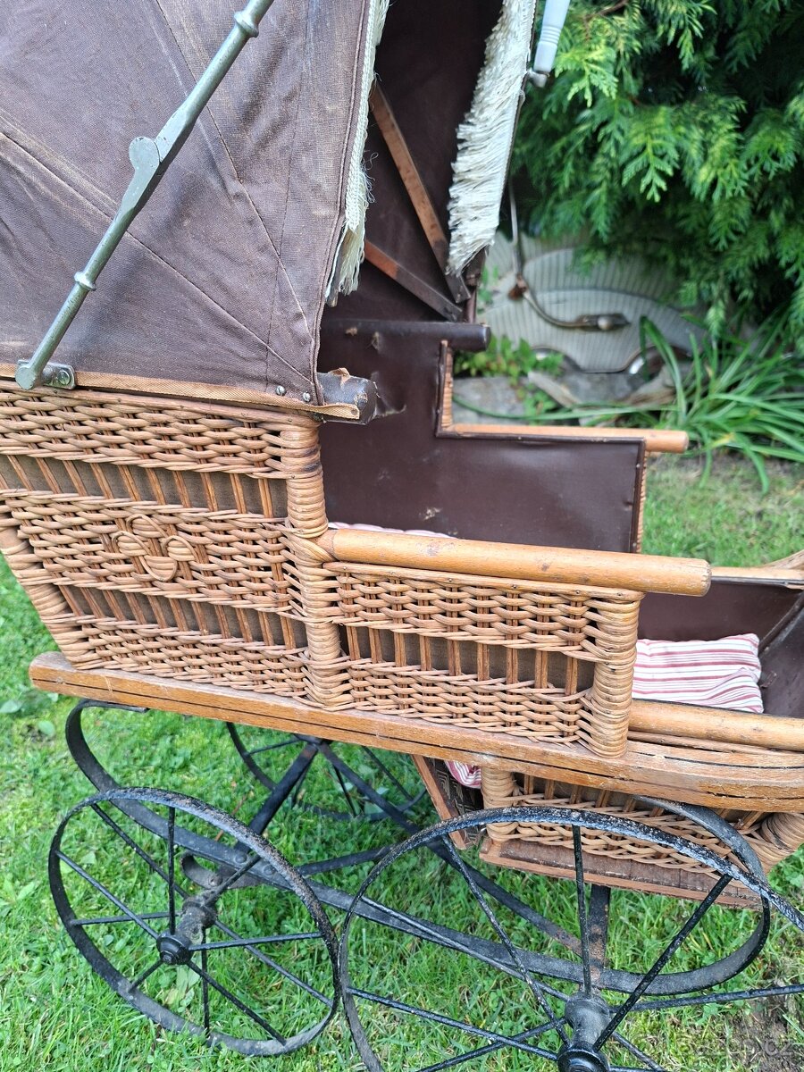 Starožitný kočárek pro panenky č. 950 - 3