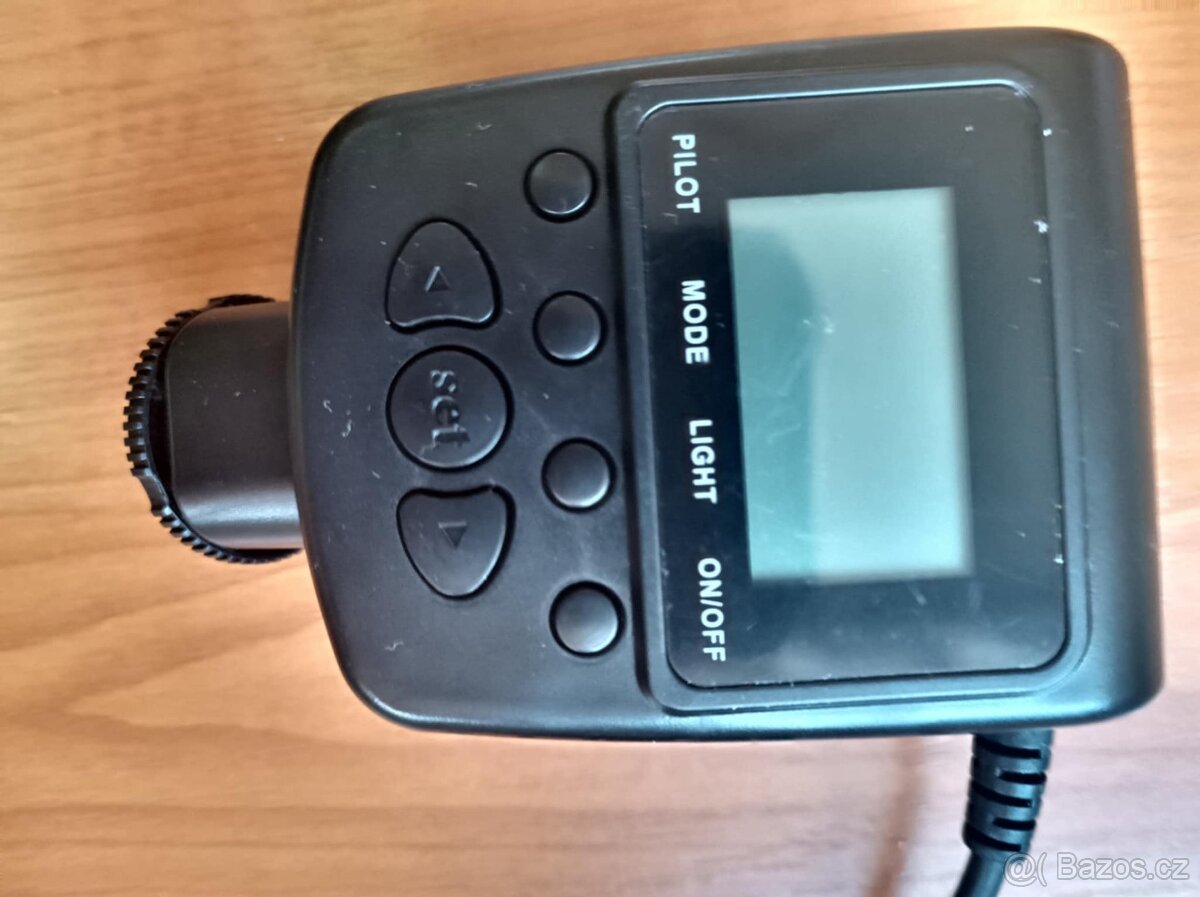 Makro blesk/světlo RF-550D - 3