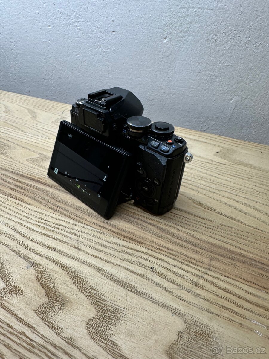 Olympus OM-D E-M10 - 3