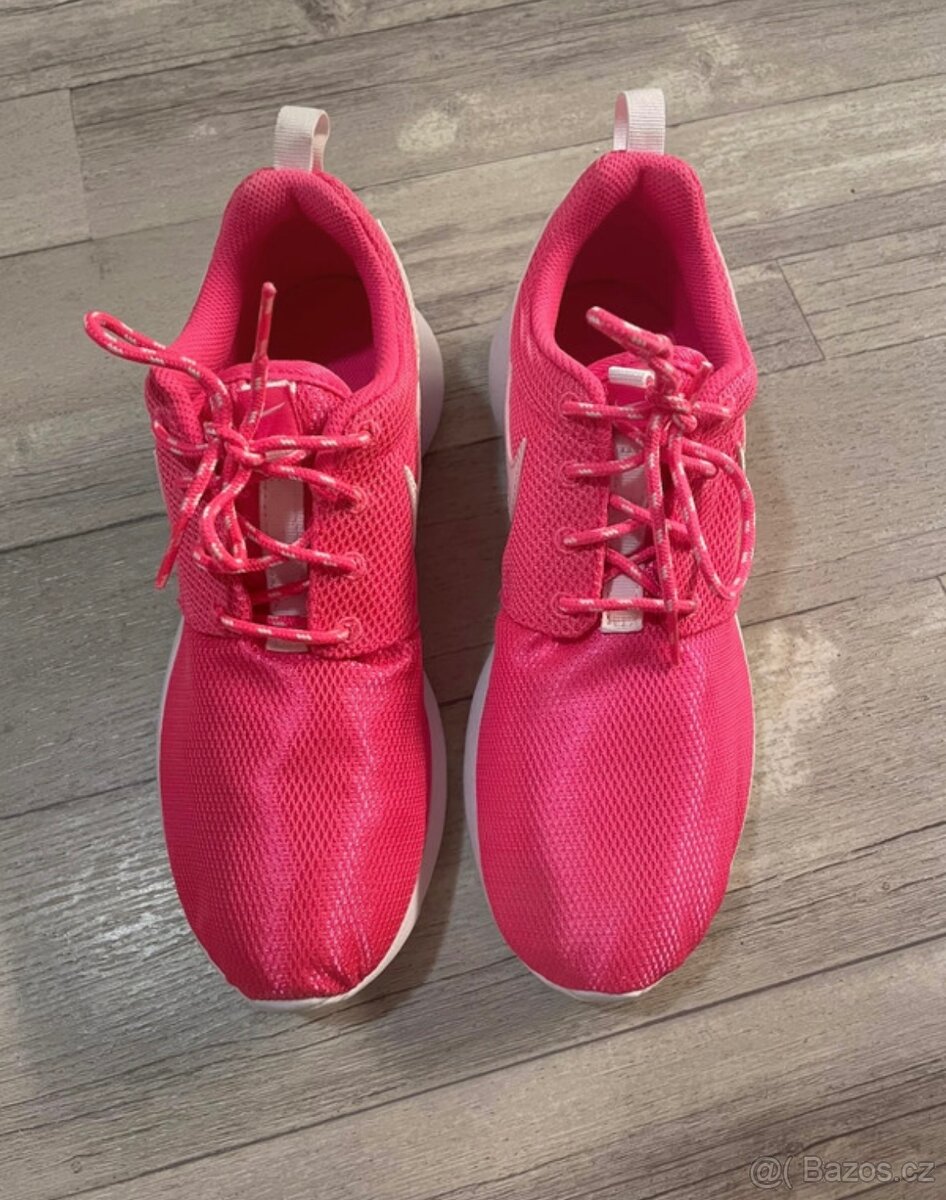 tenisky značky Nike - 3
