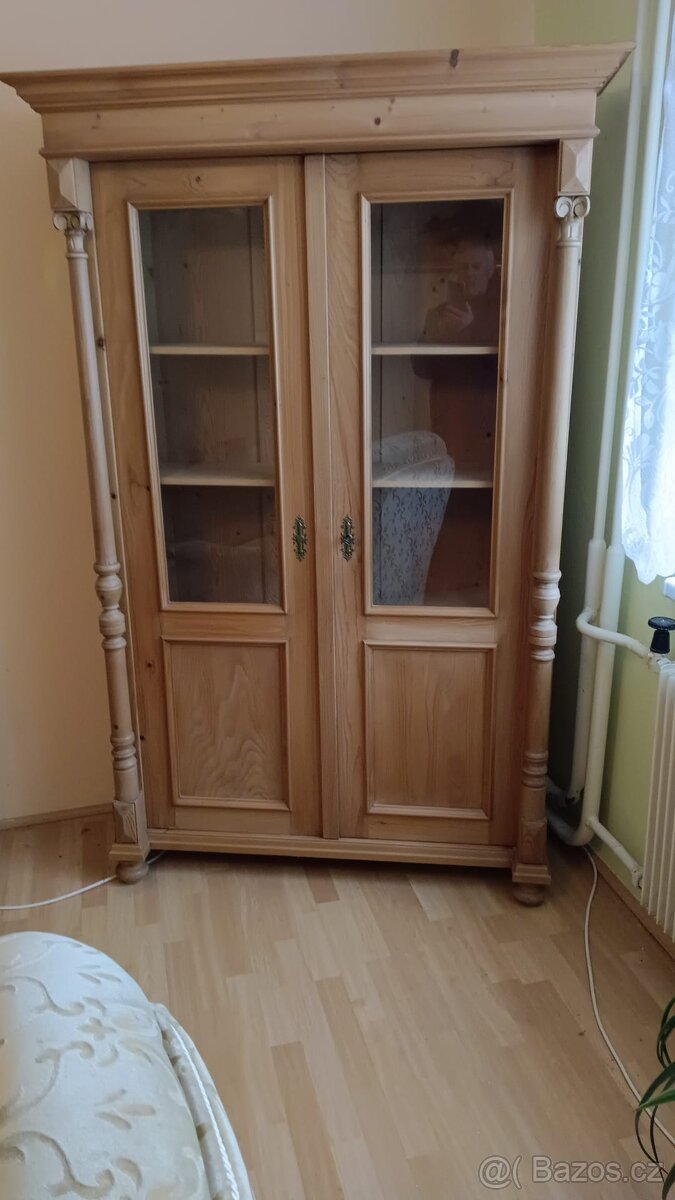 Nábytek z masivu - modřínu - 3