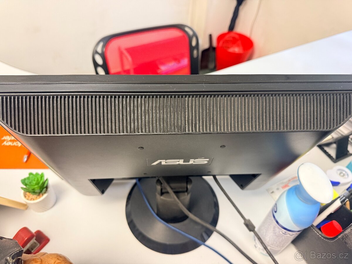 Monitor pro kanceláře - 3