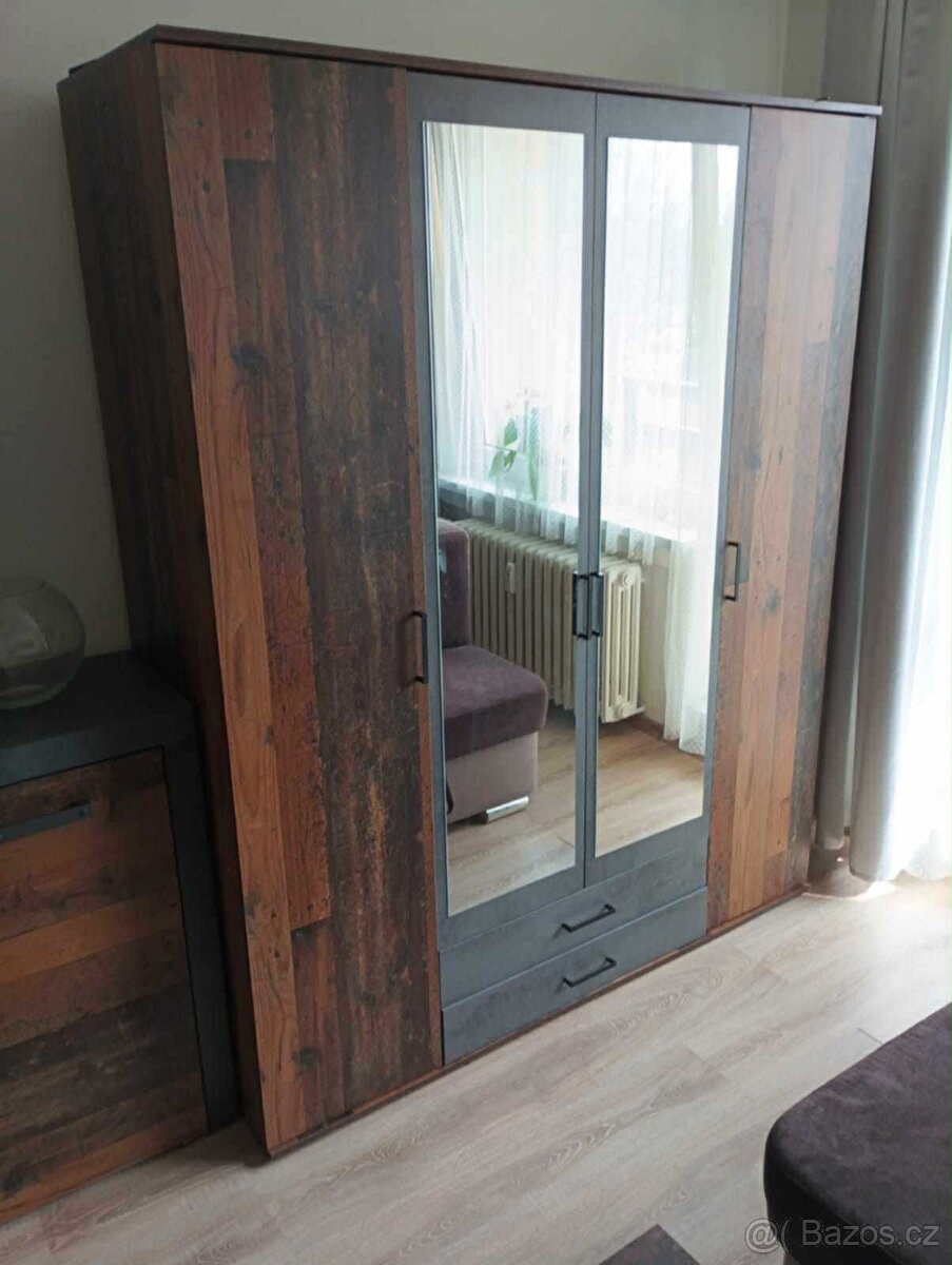 Skříně a komody - 3