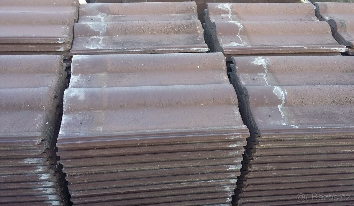 KM BETA hnědé matné střešní tašky přes 300 ks - 3