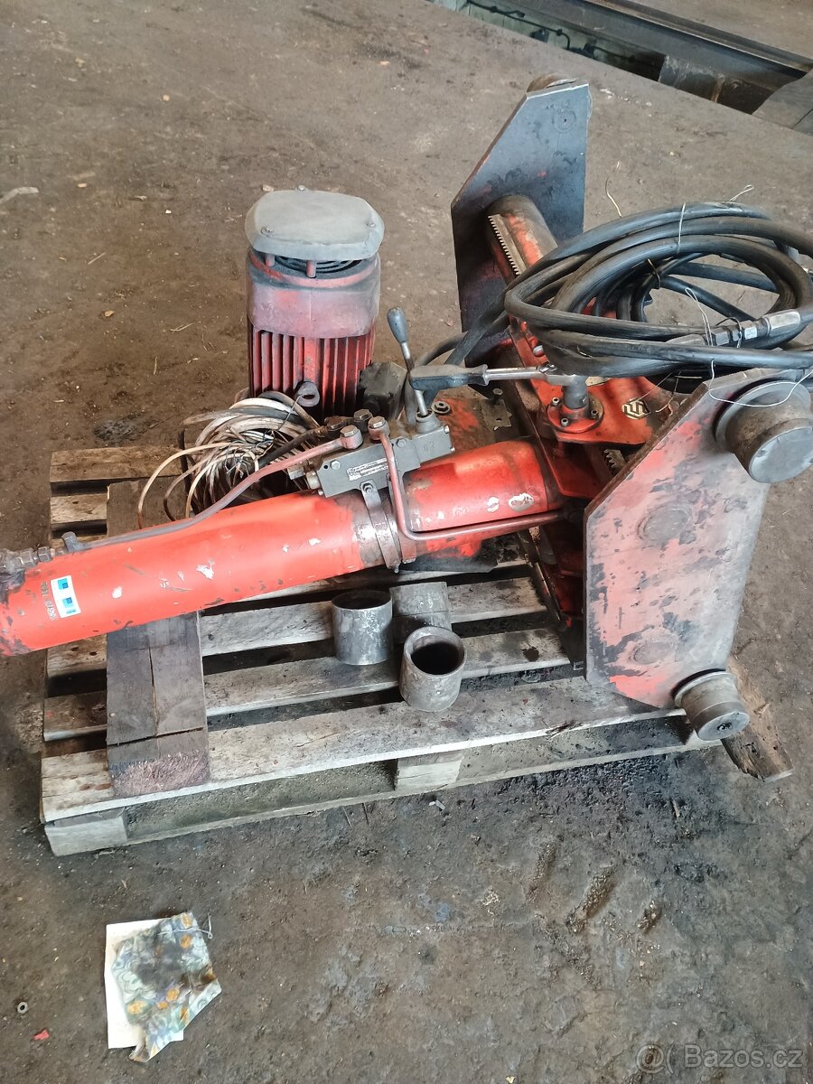 Jámový zvedák - 3