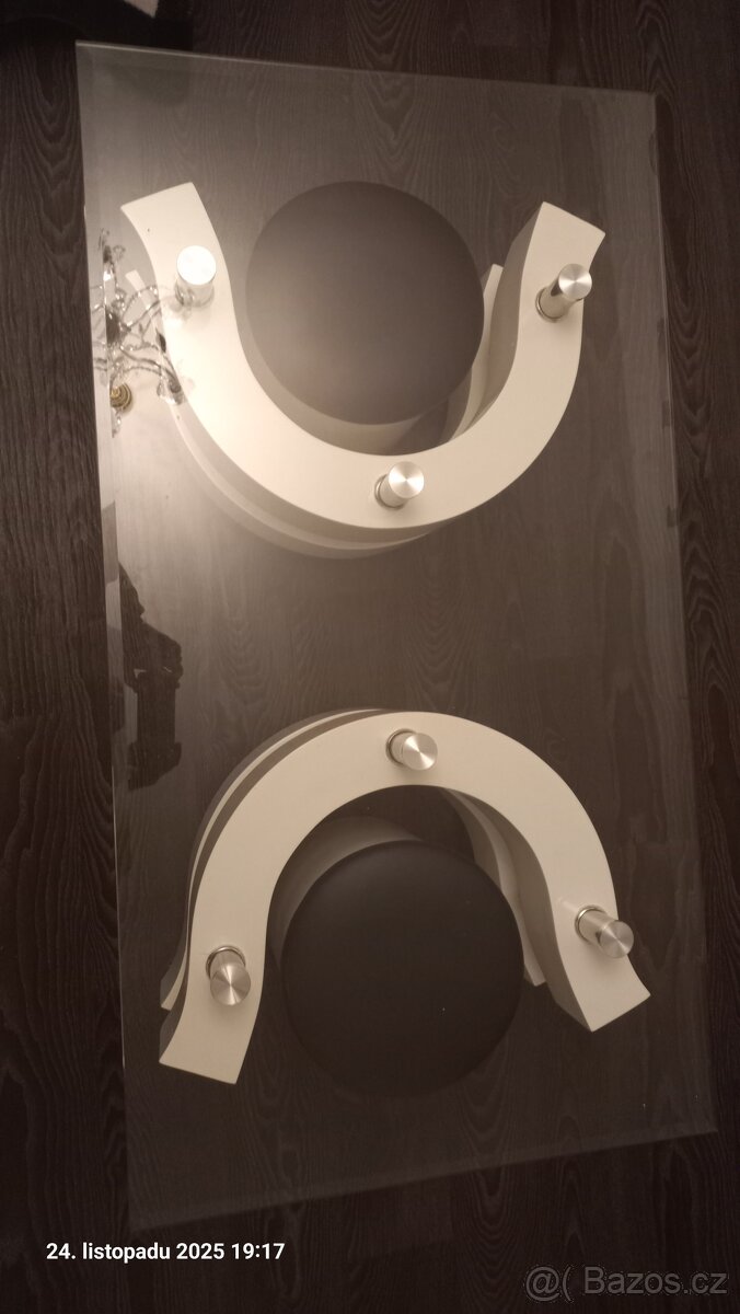 konferenční stolek+2 podsedáky - 3