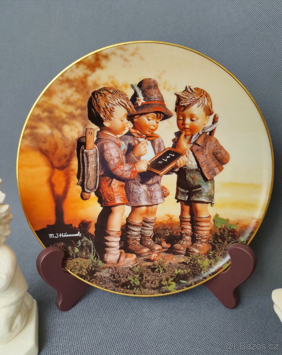 Nádherná sestává figurek a talíře od M.J. Hummel a Goebel - 3