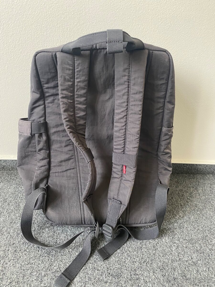 batoh Levis - 3