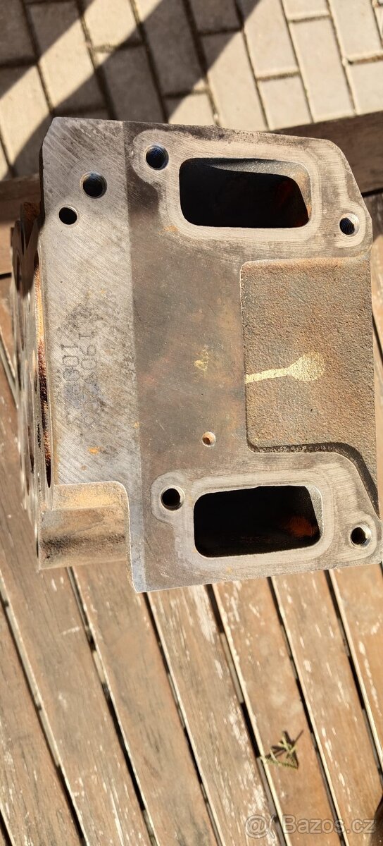 Scania V8 Hlava válců - 3