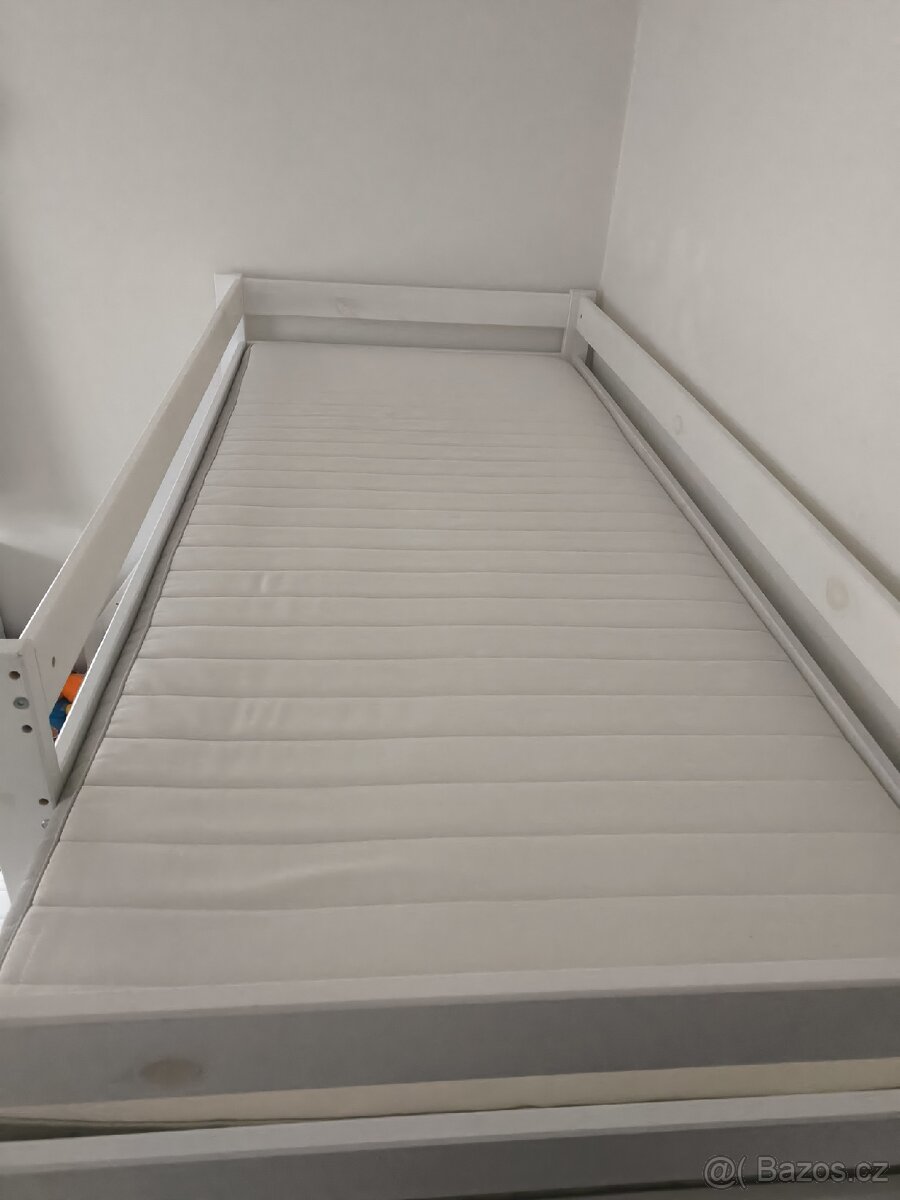 Prodám patrovou postel+rošty+matrace. - 3