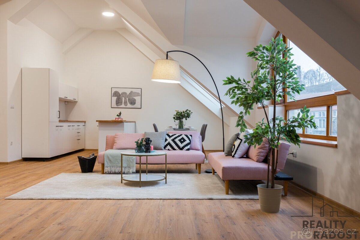 Prodej bytu 4+1 s parkovacím stáním v Třebíči, byt 4+1 Třebí - 3