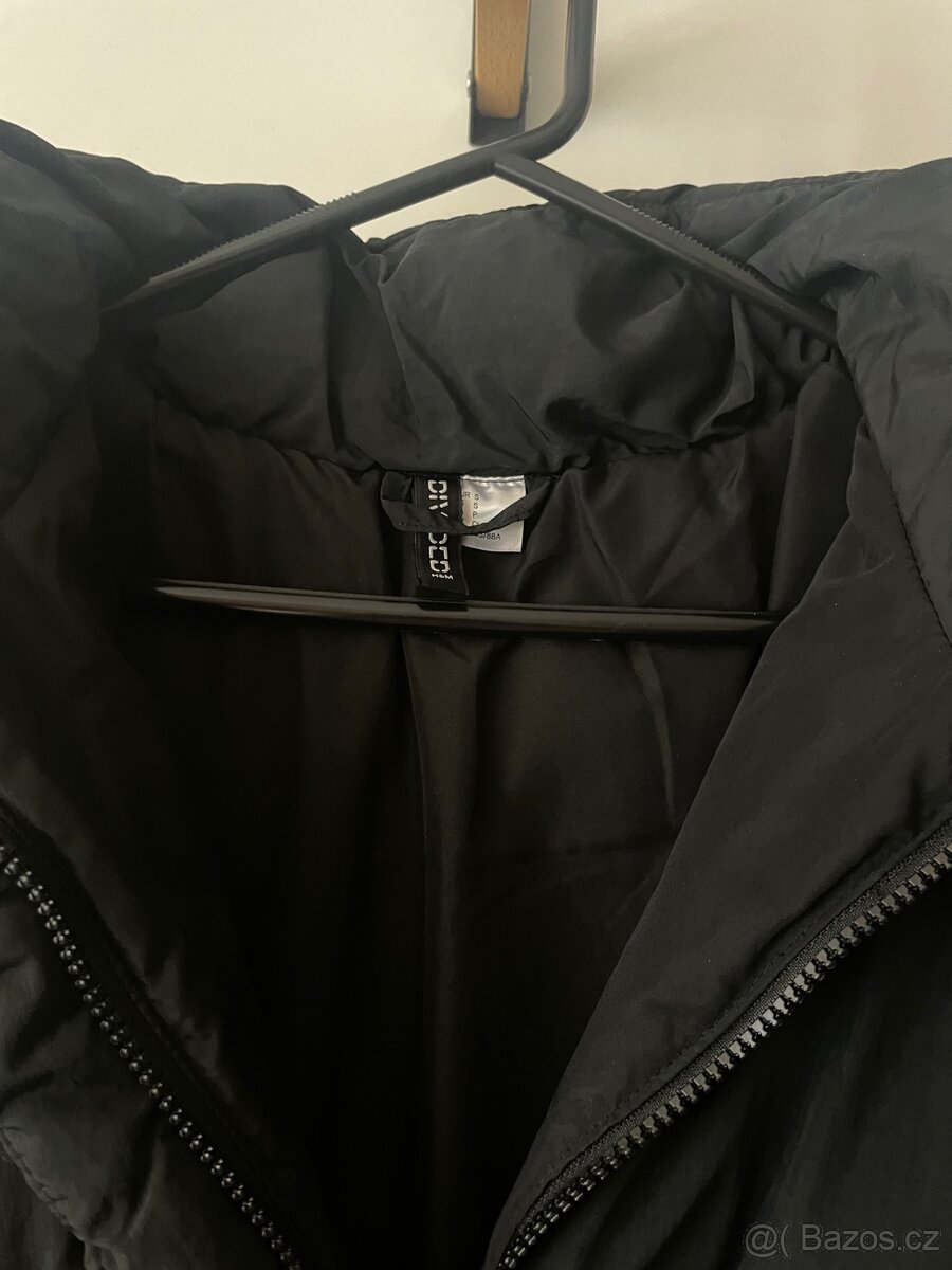 Zimní puffer bunda s kapucí - 3