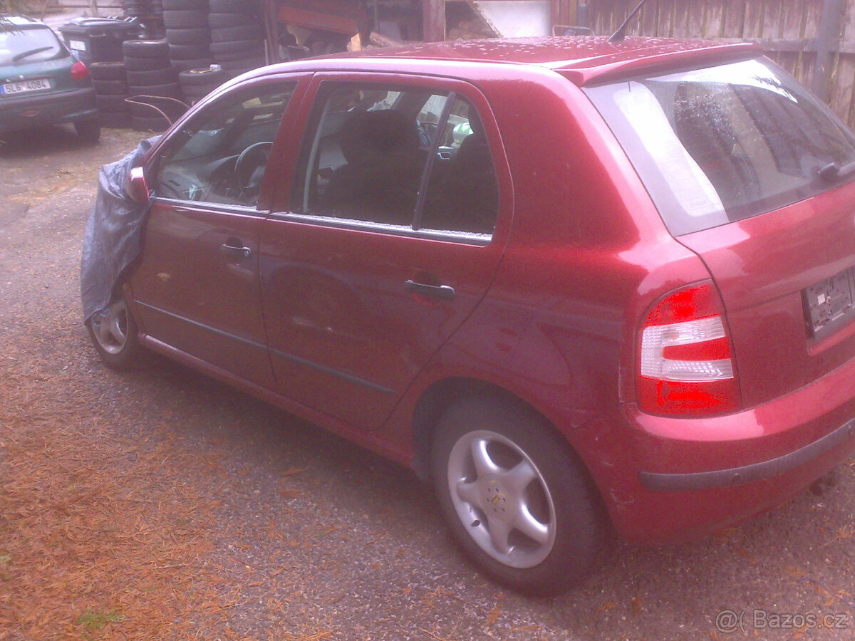 Fabia I 1.6 16V - sportline interiér-díly - 3