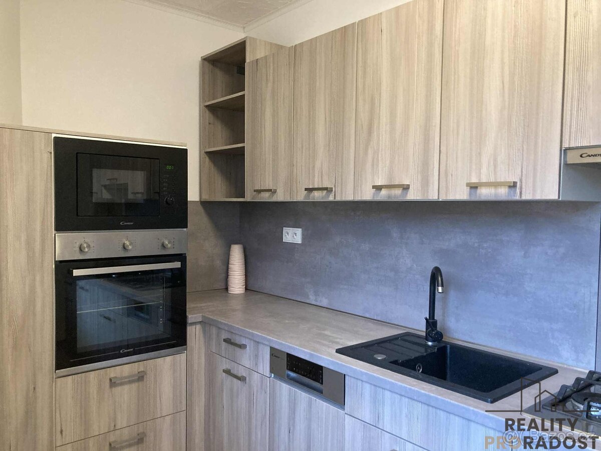 Pronájem bytu 3+1 ve Znojmě, byt 3+1, balkon Riegrova Znojmo - 3