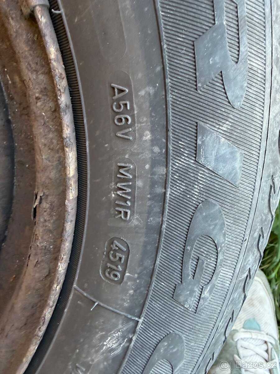 Pneu zimní 215/65/16 - 3