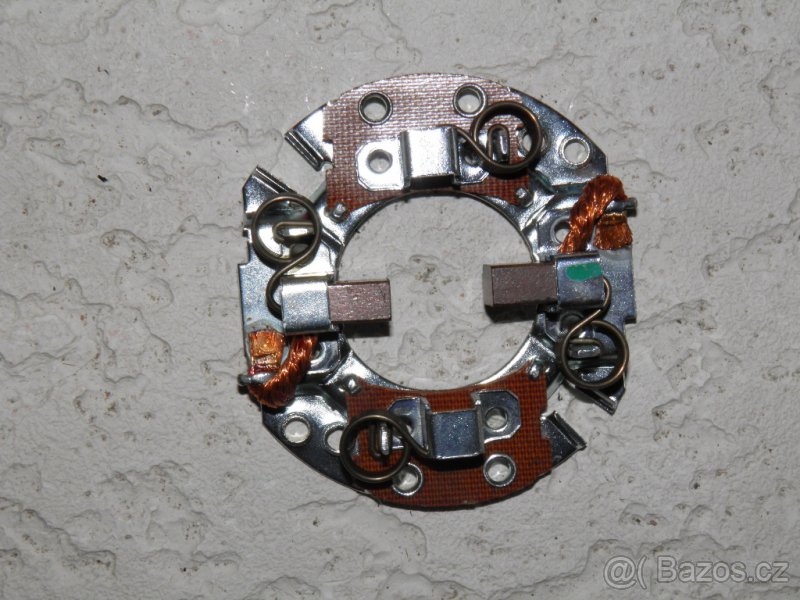 Držák startéru Kia (OK900-18X70 A) - 3