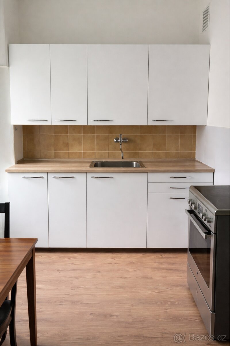 Pronájem bytu 2+kk - Praha 1 - 3