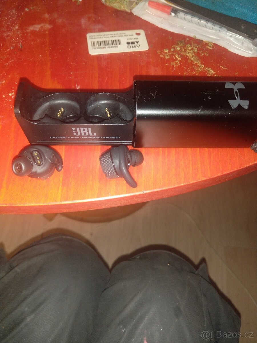 sluchátka JBL Under Armour True Wireless Flash X . - 3