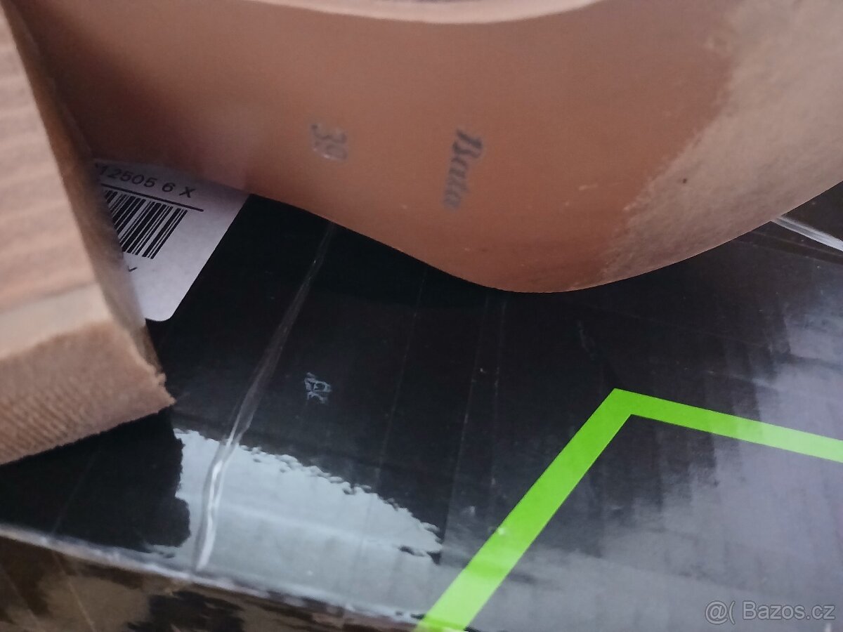 Béžové semišové boty Baťa vel. 39 - 3