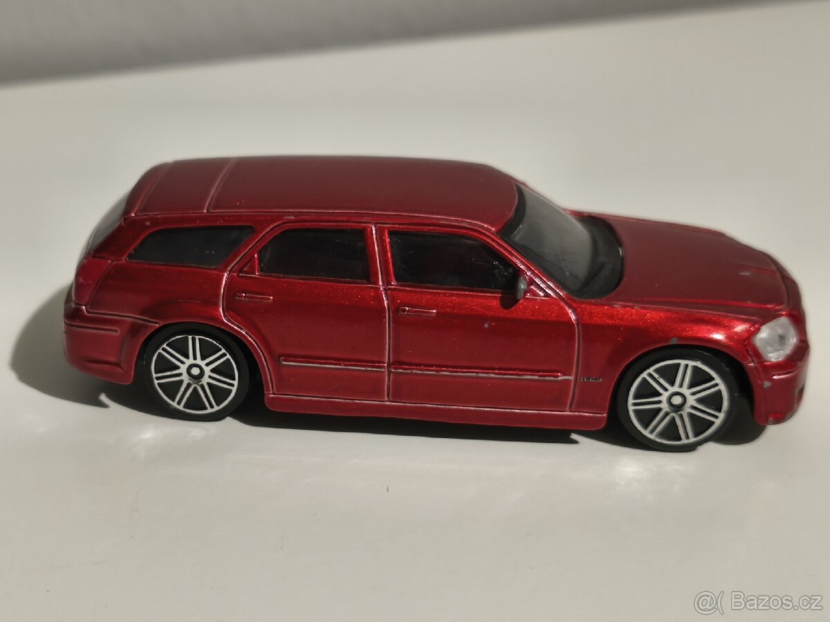 Bburago 1/43 2006 Dodge Magnum RT - 3