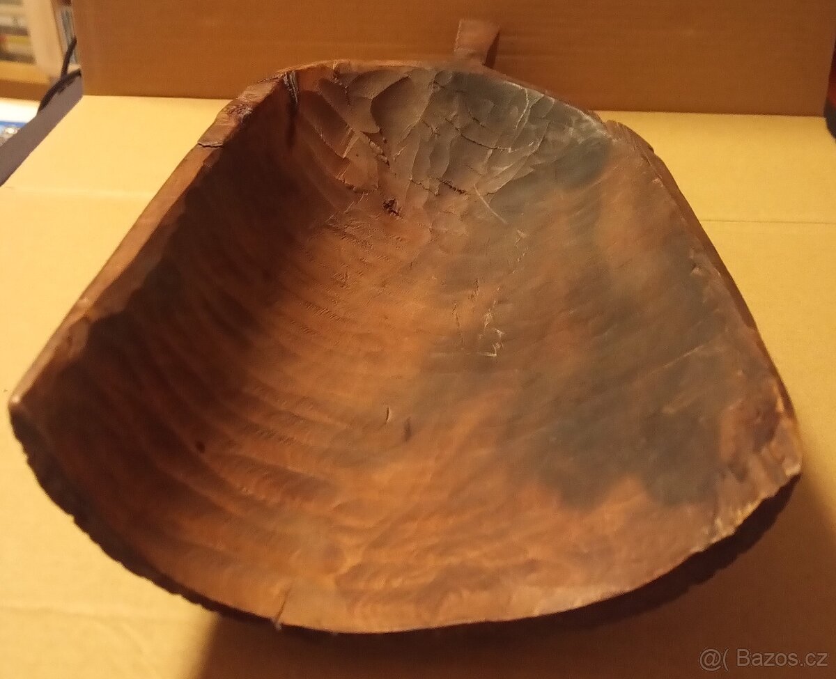 Dřevěná plastika na zeď (lopatka). - 3