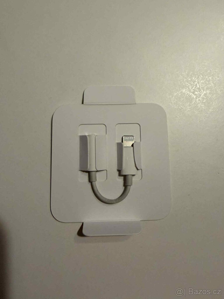 Přechodka z 3,5 jack na lightning. - 3