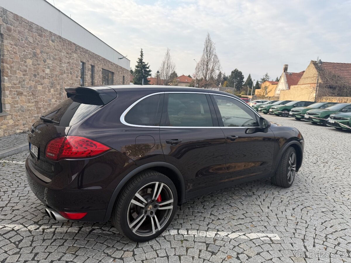 Porsche Cayenne Turbo 4.8 V8 Biturbo | 368 kW - 3