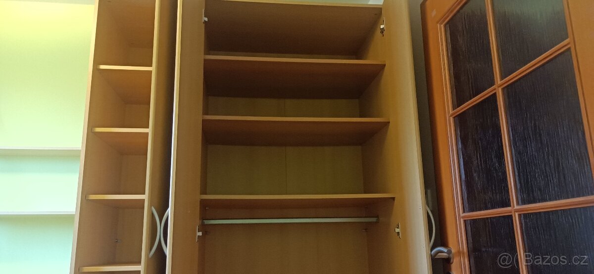 gauč, skříně atd. - 3