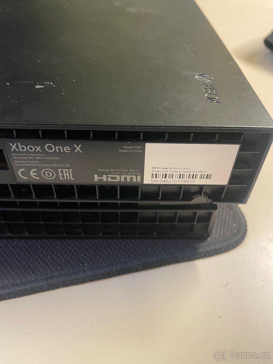 Xbox One X - 1Tb - 3