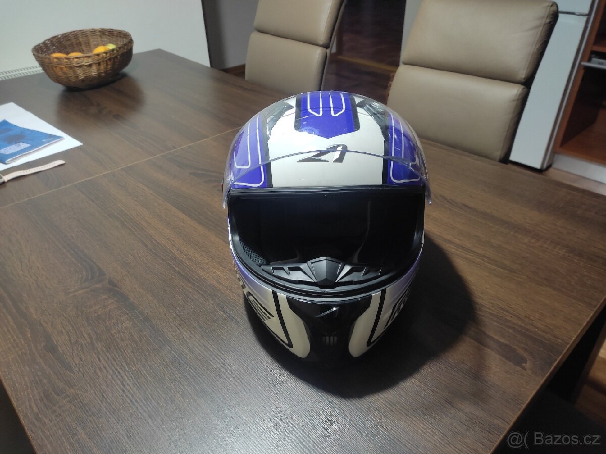 Prodám dětskou přílbu na motorku - 3