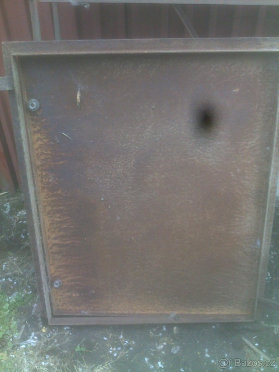 Železné dveře + dvířka - 3