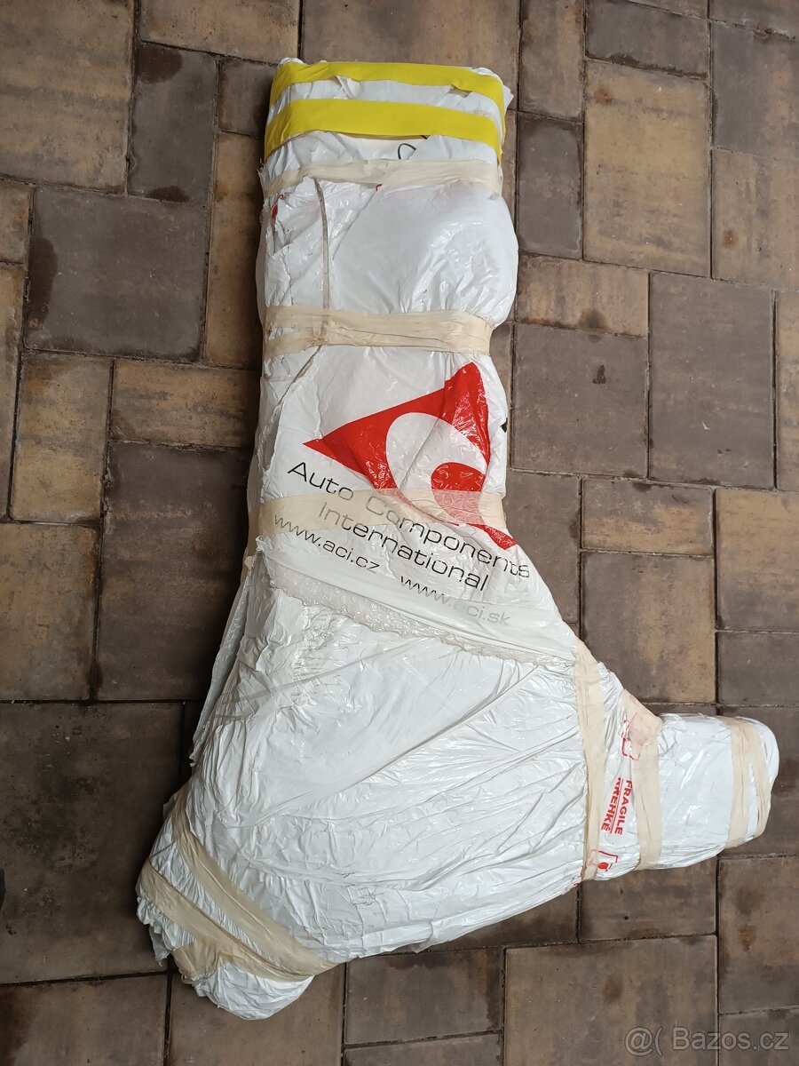 Škoda Octavia III. (před faceliftem) - pravý přední blatník - 3