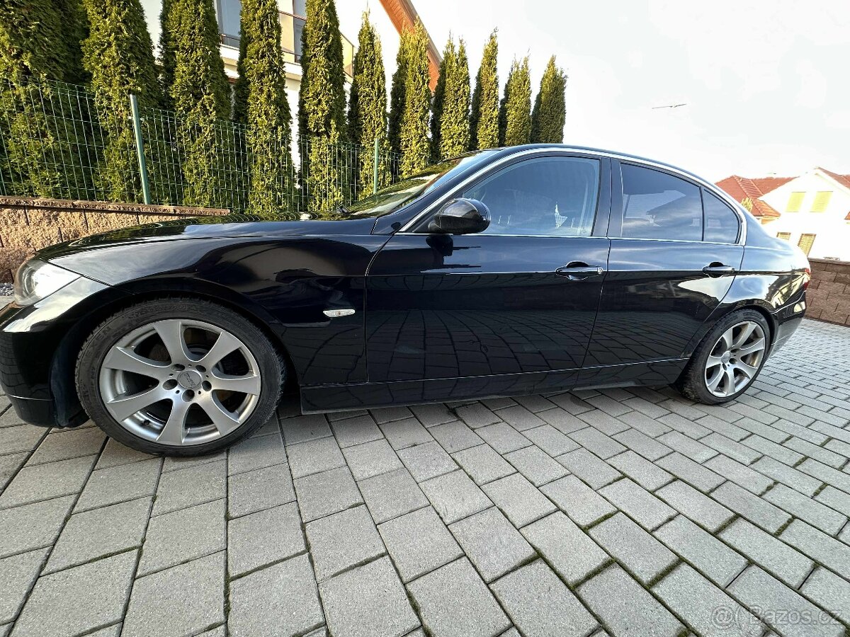 Predám BMW E90 330xDrive 4x4 190kw/258koní - 3