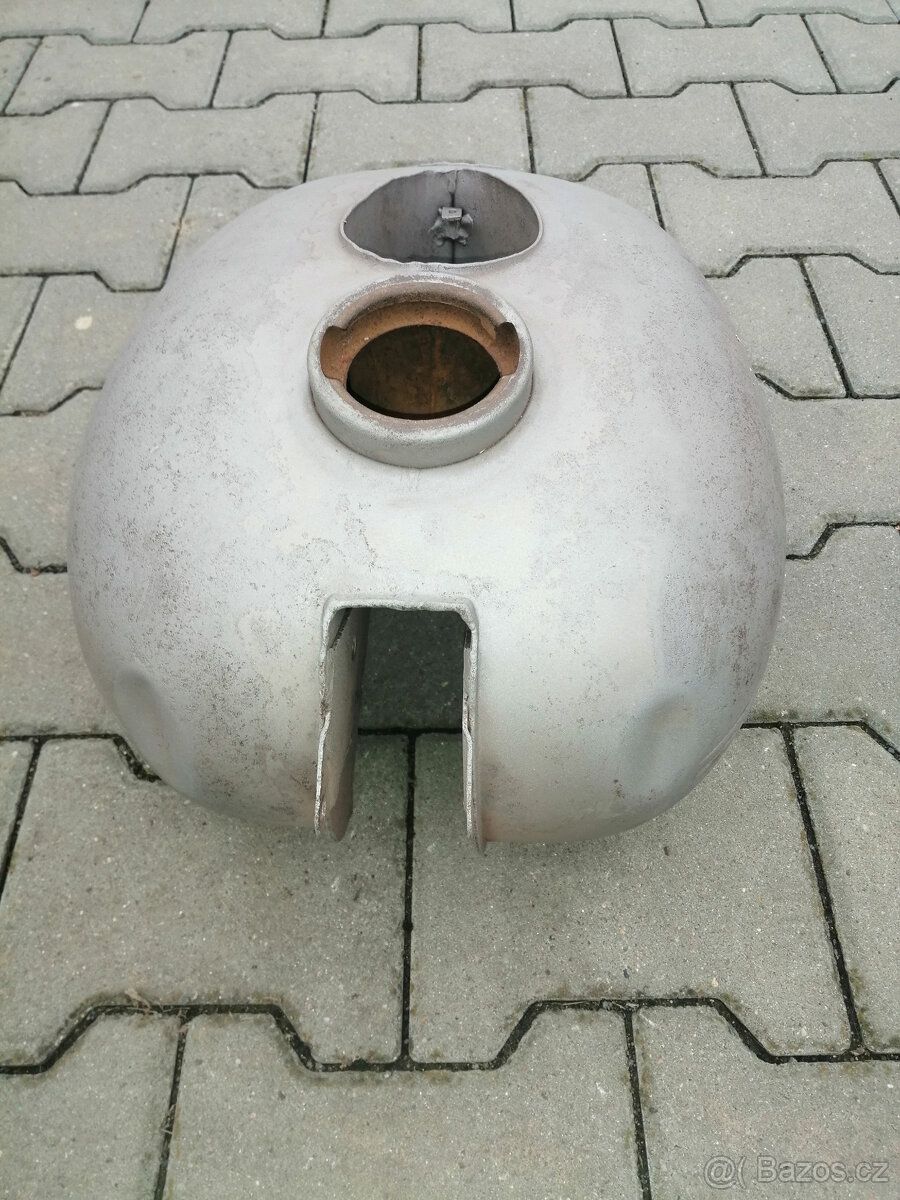 Prodám nádrž Jawa Pérák- komunista - 3