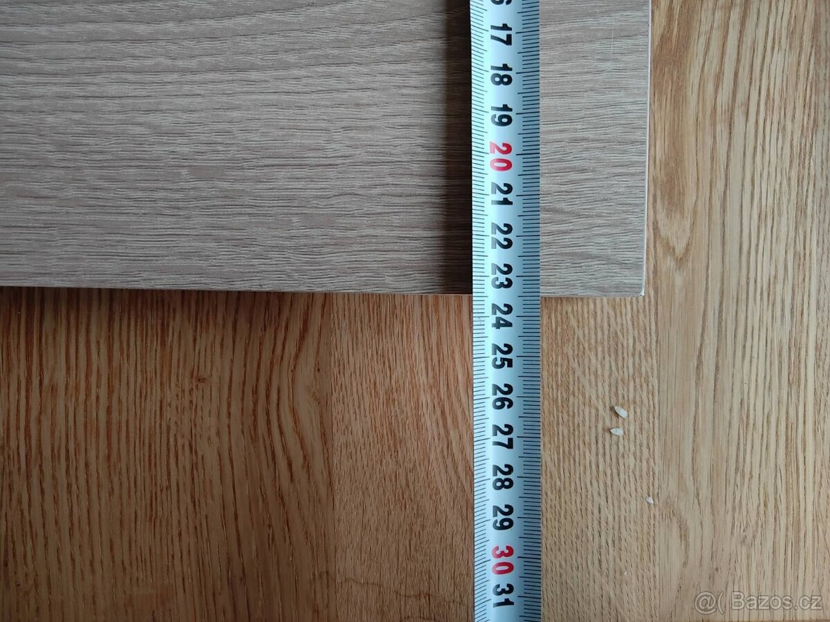 Levitující police - 3