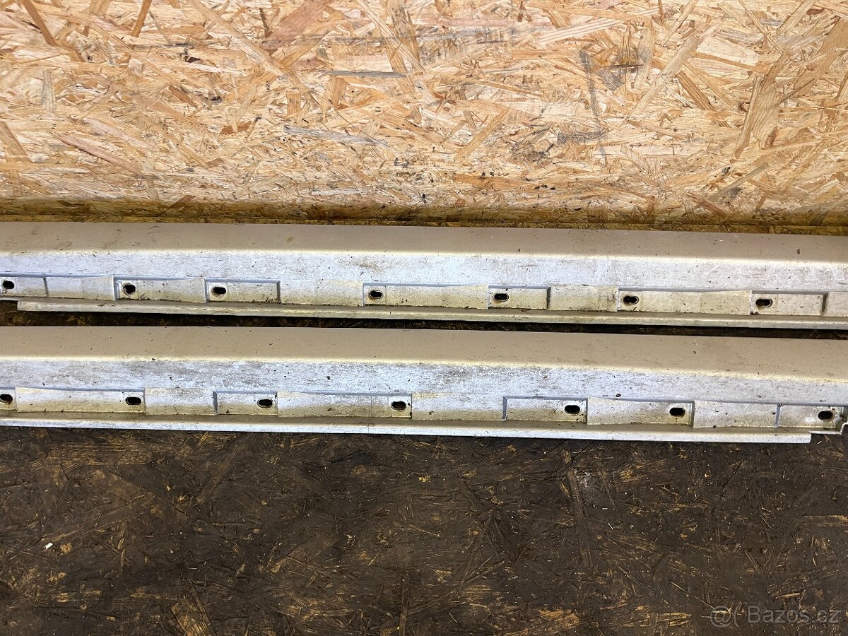 KRYTY PRAHŮ AUDI A4 B7 KOMBI - 3