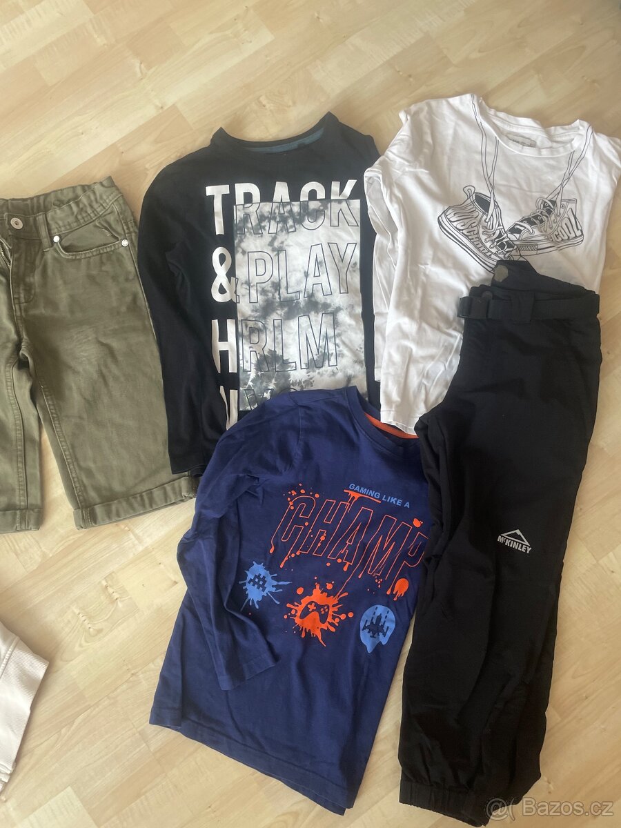 Oblečení - 134-140 - 3