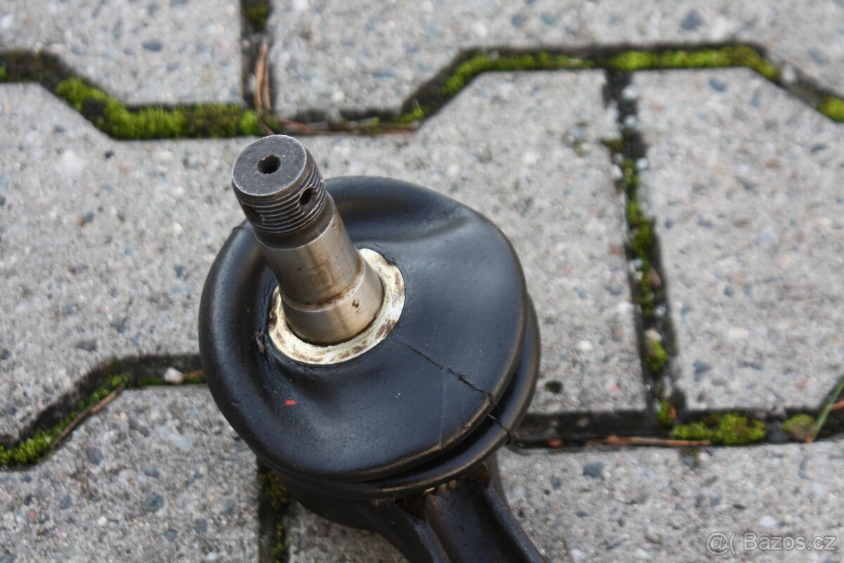 Tatra 603 - kliková ramena + přední tlumiče - 3