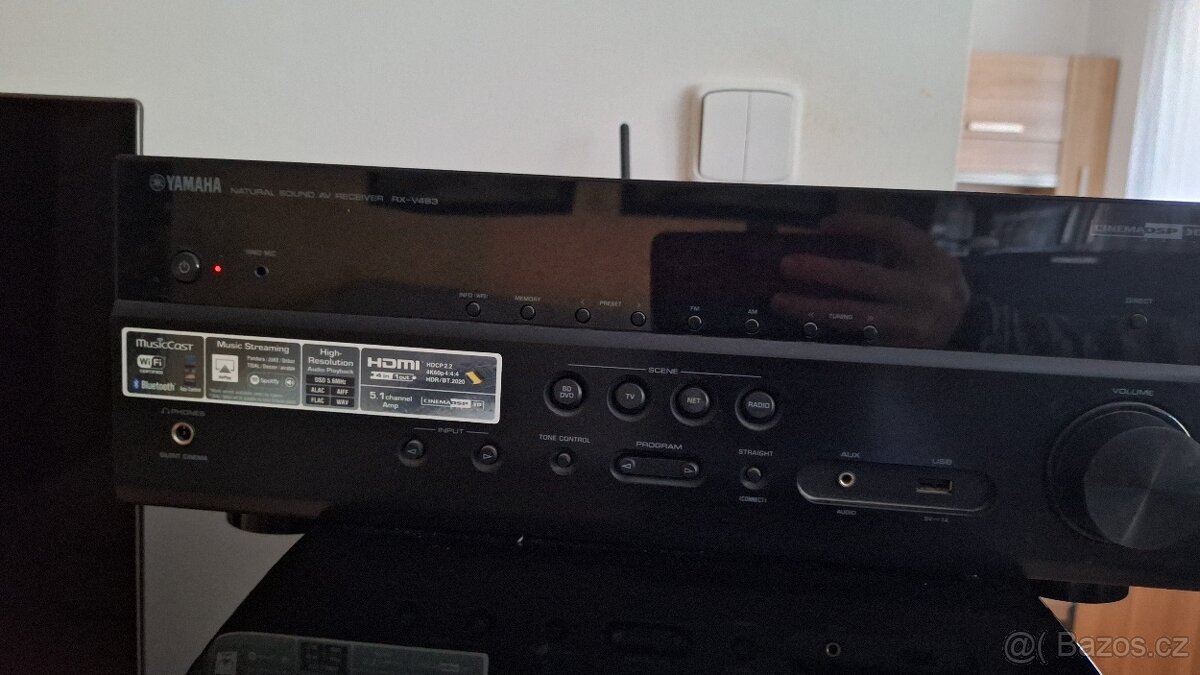 Yamaha RX-V483 - 3